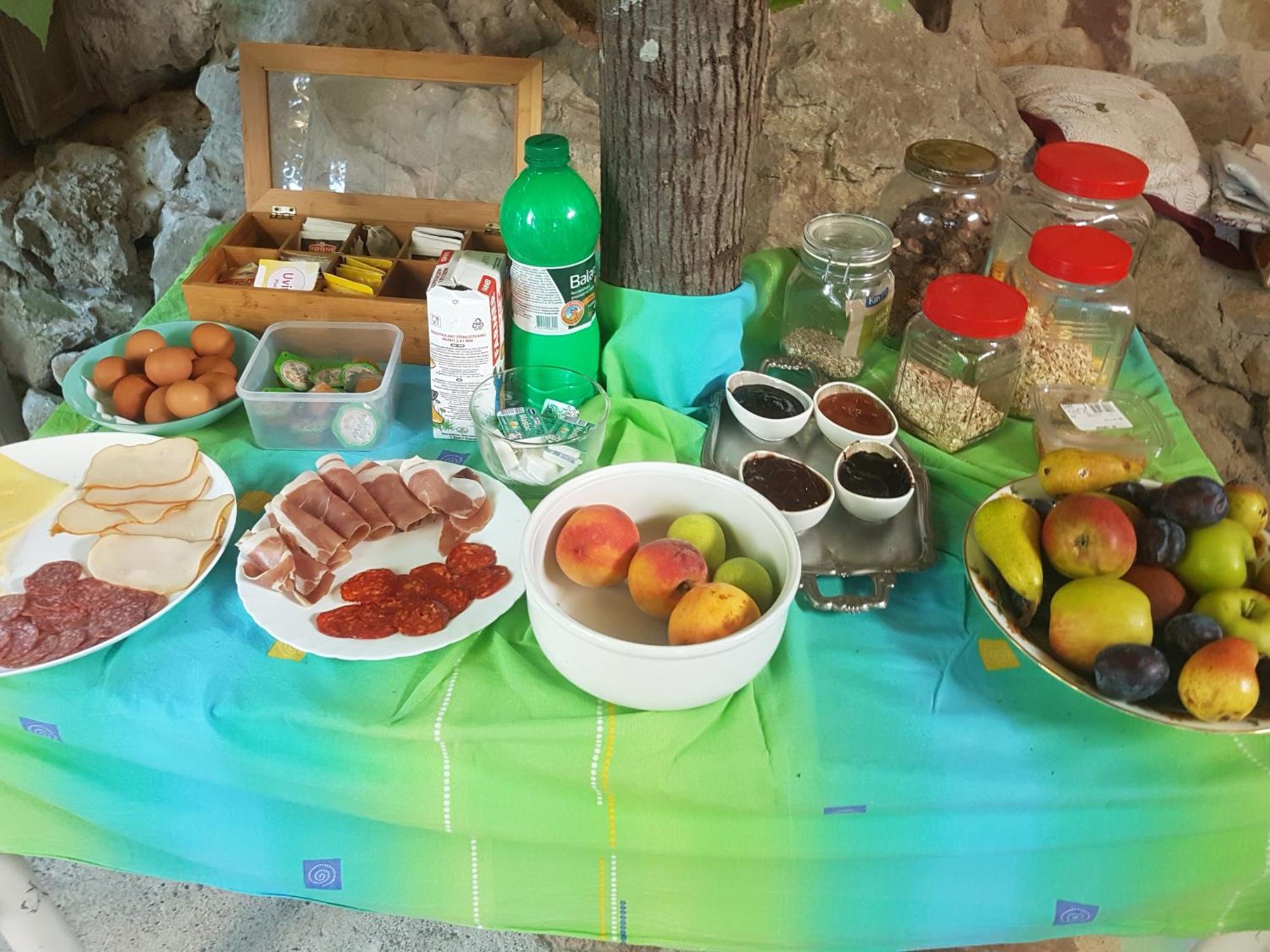 Adriatrek Bed & Breakfast Петровац Экстерьер фото
